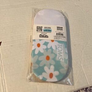 TOMS 3 Pieces No Show Socks Bundle One Size